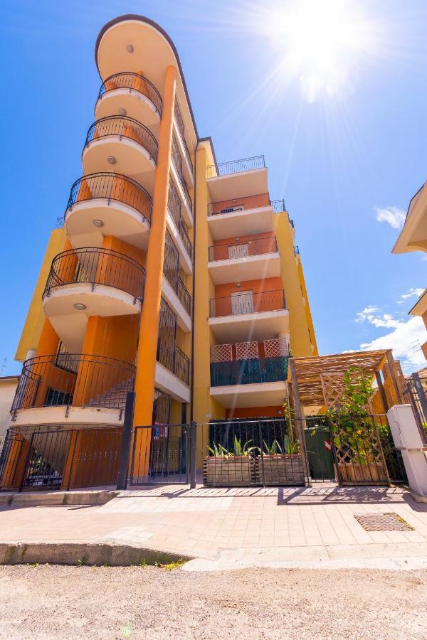 Residence Palazzo Sayonara Торторето Экстерьер фото