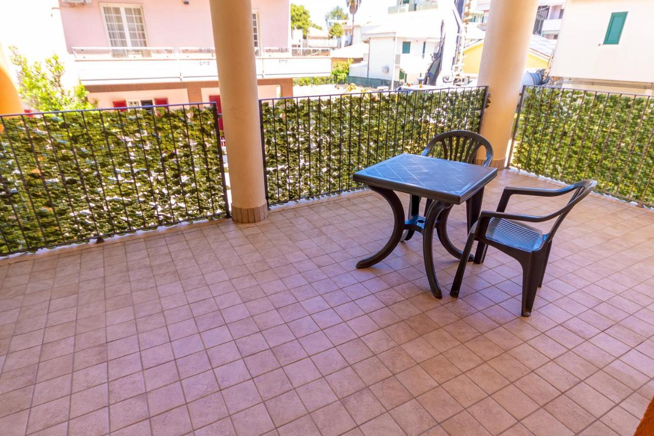Residence Palazzo Sayonara Торторето Экстерьер фото
