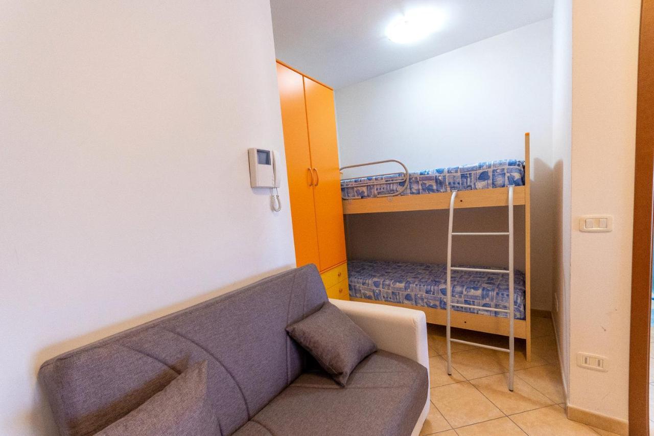 Residence Palazzo Sayonara Торторето Экстерьер фото