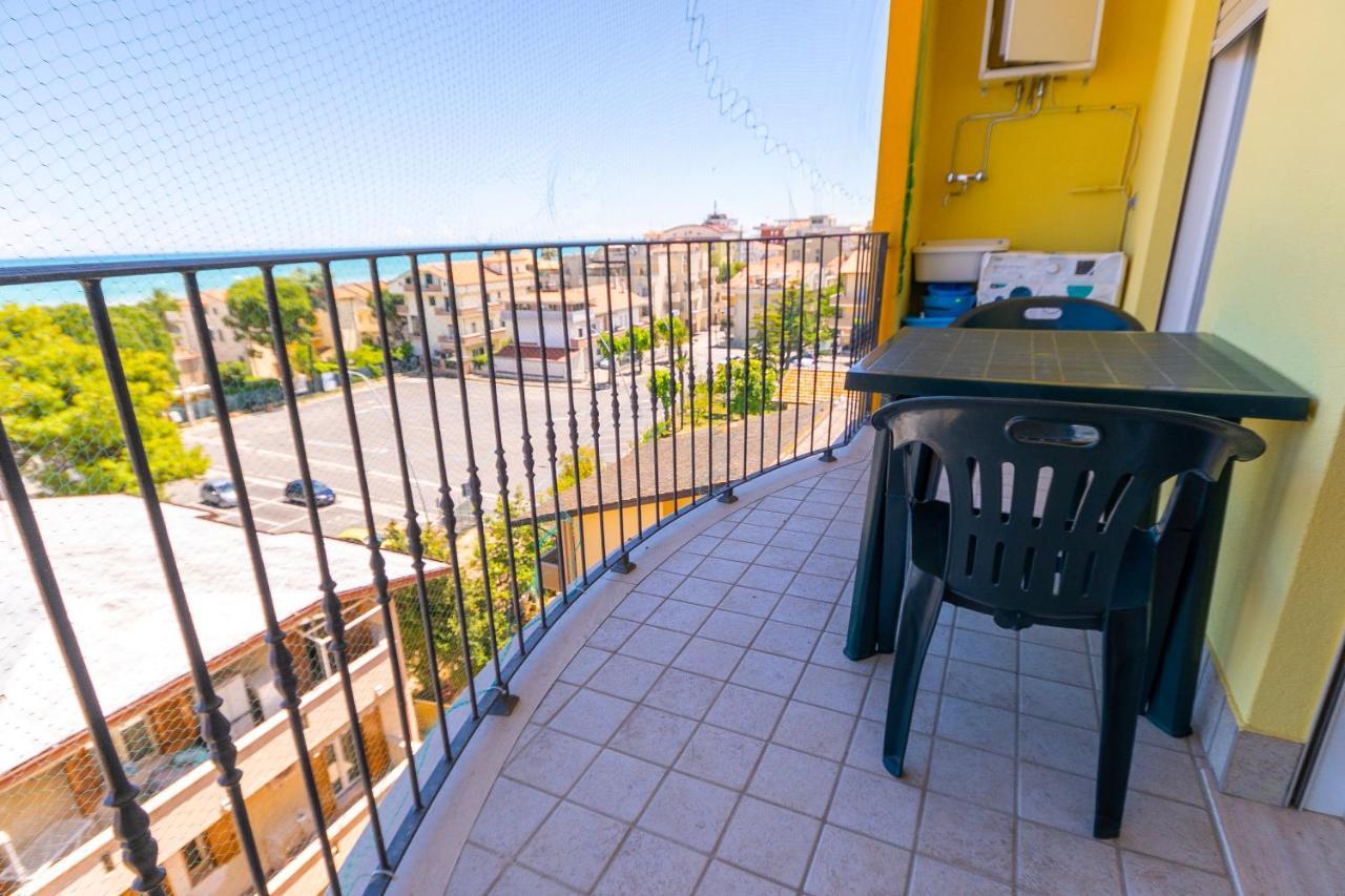 Residence Palazzo Sayonara Торторето Экстерьер фото