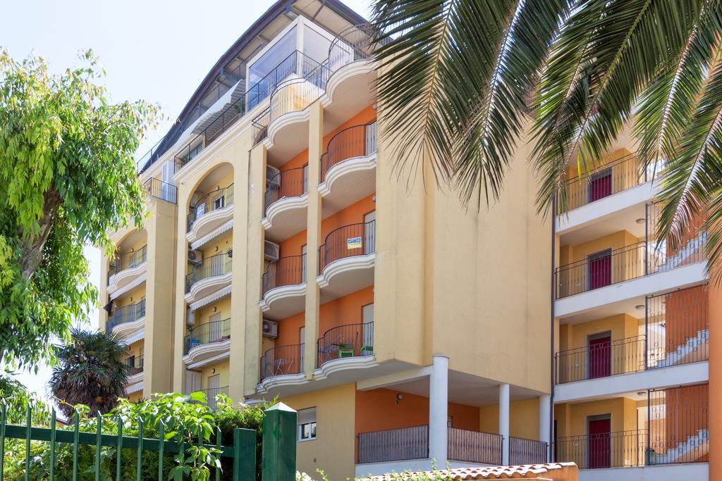Residence Palazzo Sayonara Торторето Экстерьер фото