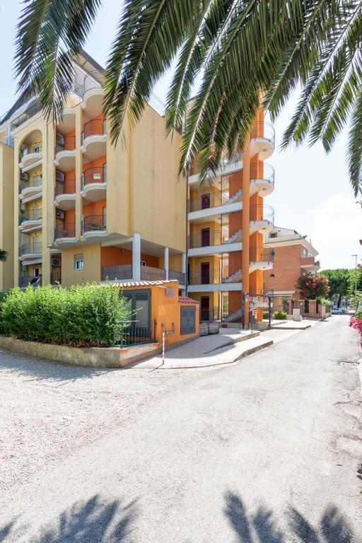 Residence Palazzo Sayonara Торторето Экстерьер фото