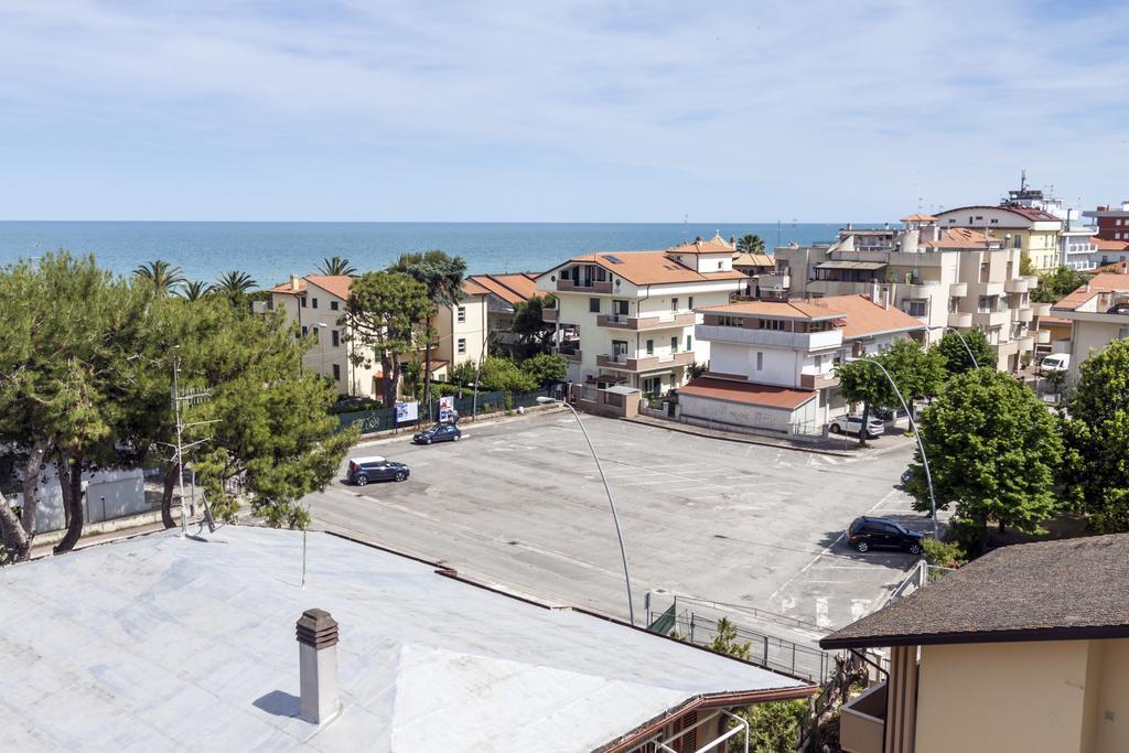 Residence Palazzo Sayonara Торторето Экстерьер фото